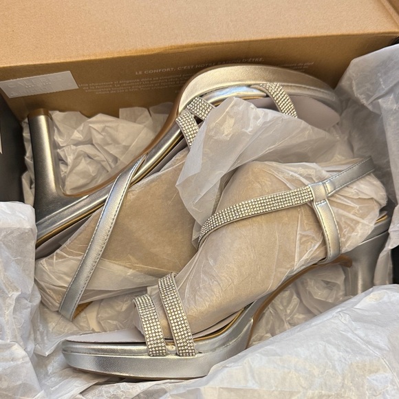 Naturalizer 12 Brenta2 Platform Silver Strappy Sandal Heels - Picture 3 of 12